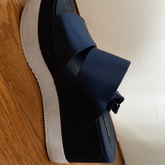 Navy Blue Platform sandals - Picture 3 of 3